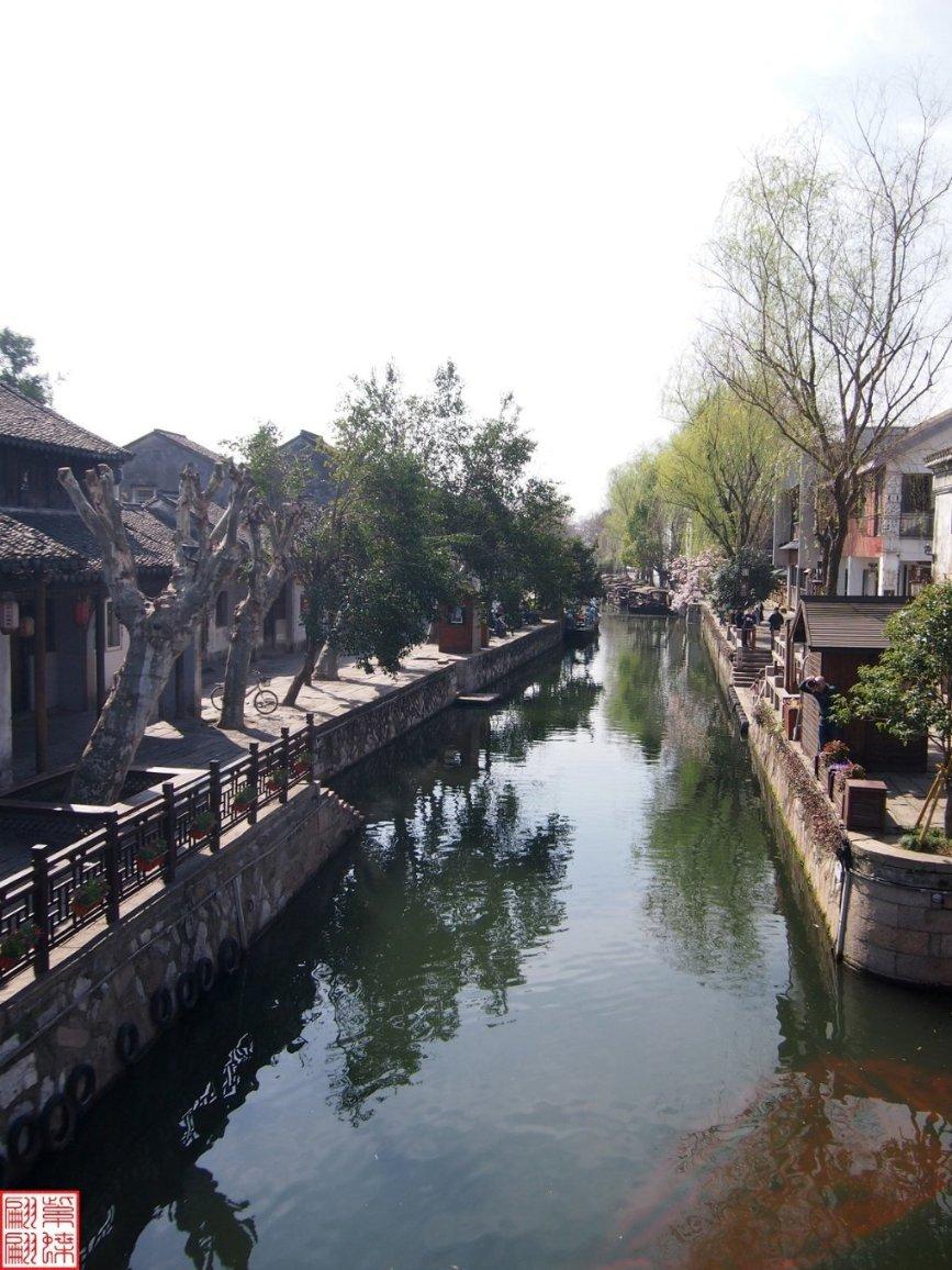 笑脸球的冒险之旅