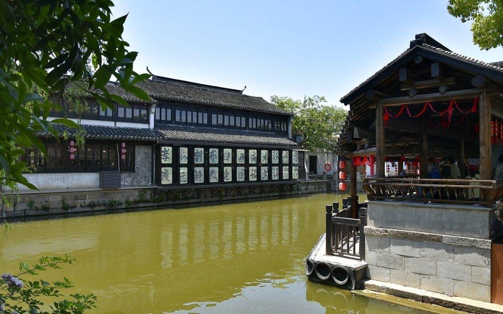 想把黄金钻戒卖了还款，不知道东莞南城附近的黄金回的渠道哪里靠谱？