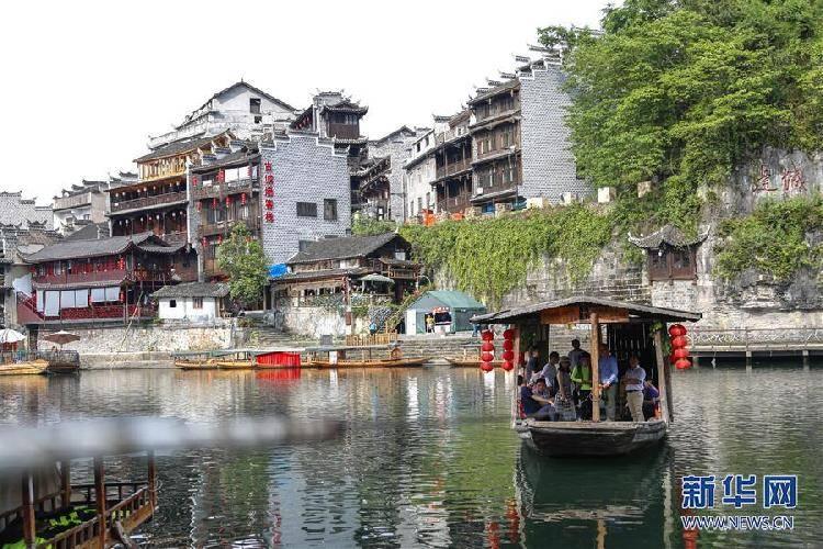 发现冷知识的小学老师为什么要登记贫困户呢?分享平台